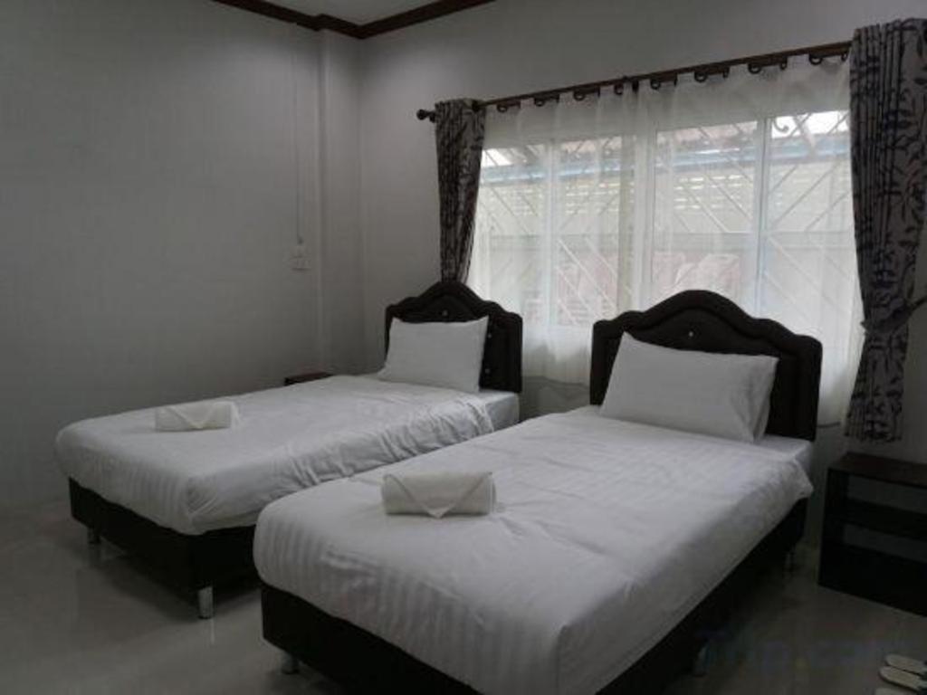 Oyo 75394 Sakthong Grand Hotel Чианг Кхонг Экстерьер фото